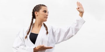 Exploring the Advantages of Starting Early with Self Defence Instruction