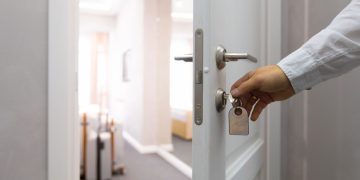 Hobart Accommodation & Tours