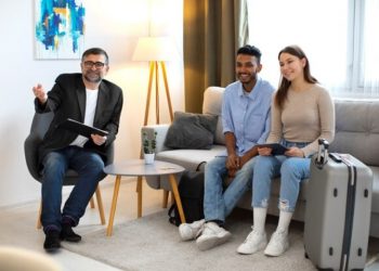 Hobart Accommodation & Tours