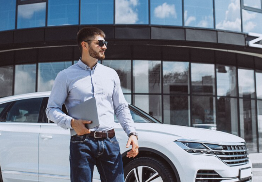 Live your Milano Moda Uomo experience to the fullest: rent a Mercedes G63 AMG in Milan