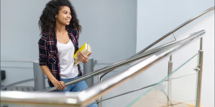 Why Hiring a Professional Handrail Contractor in NYC Matters