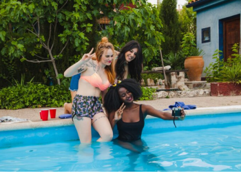 7 Common Swimming Pool Problems and How Professional Services Can Help