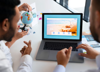 How Travel Businesses Can Build Visibility Through Useful Content